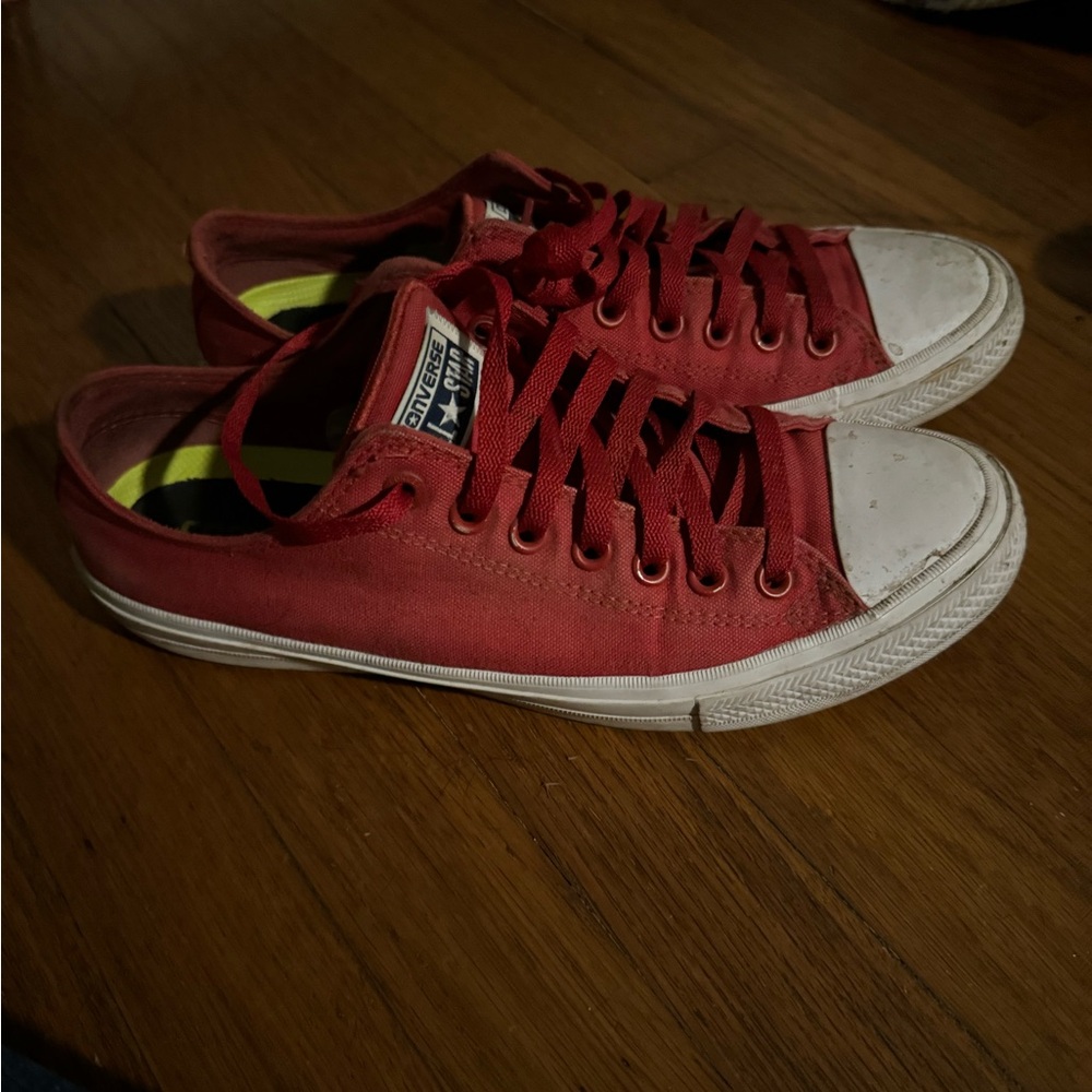 Red converse 2.0 low top lunarlon soles size 9 US Men’s